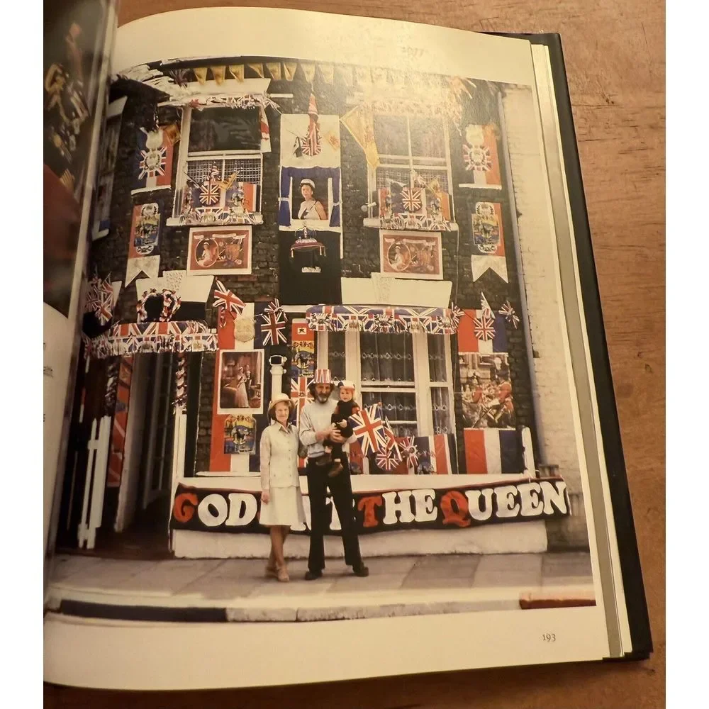 THE SEVENTIES IN PICTURES,‎ PARRAGON, 2007, BY JAMES LESCOTT